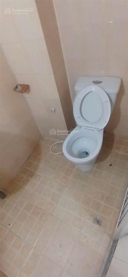 Cho thuê nhà 2 tầng, 2pn 2wc, giá 9,5 triệu gần chợ bà chiểu và ngã tư hàng xanh bình thạnh