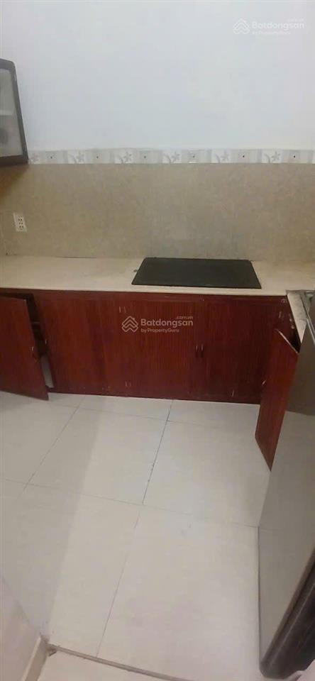 Cho thuê nhà 2 tầng, 2pn 2wc, giá 9,5 triệu gần chợ bà chiểu và ngã tư hàng xanh bình thạnh