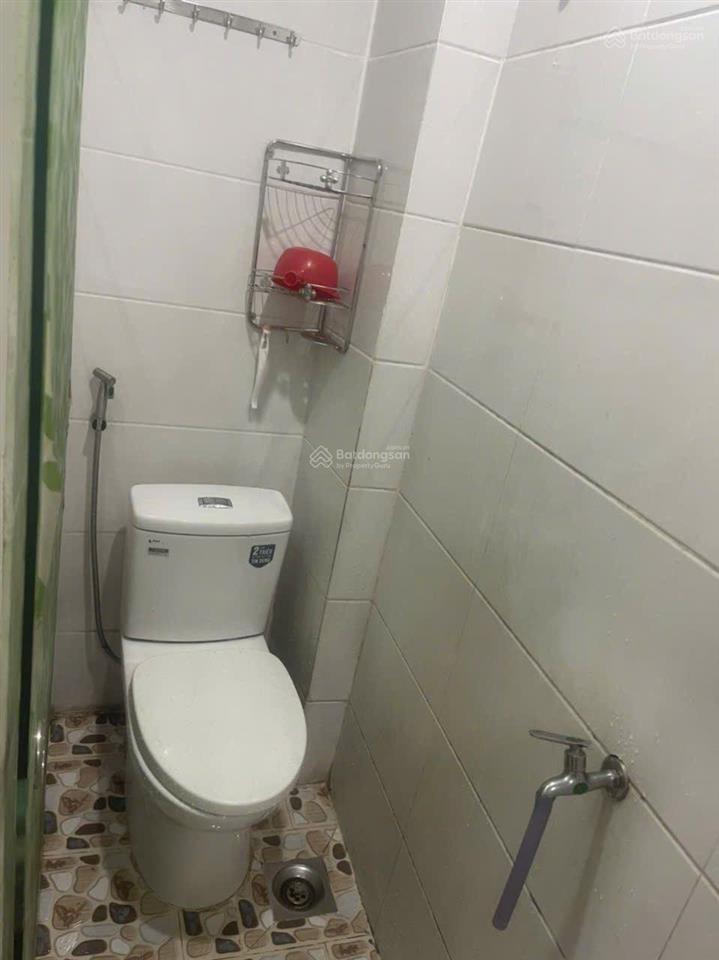 Cho thuê nhà 2 phòng ngủ gần cầu hoàng hóa thám, phường tân định