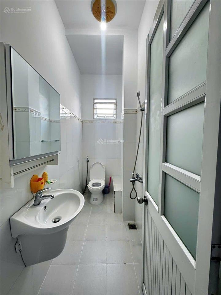 Cho thuê nhà mới ngay ga tàu metro văn thánh  cầu sài gòn, bình thạnh. giá 10,5 triệu, tl