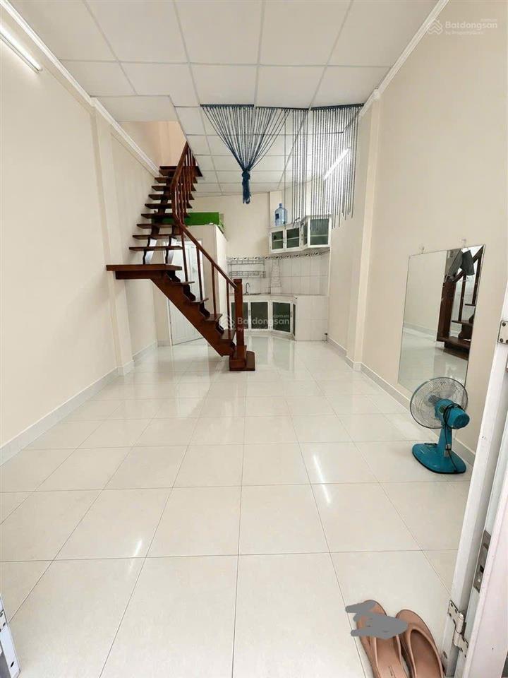 Cho thuê nhà riêng 1 trệt 1 lầu 5,5 triệu 23/ hòa hưng, quận 10