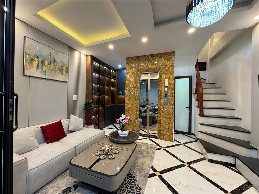 Giảm giá cực sâu cho khách thiện chí,thanh nhàn, thang máy, tặng full nt, ngõ nông thông 41m*6t.