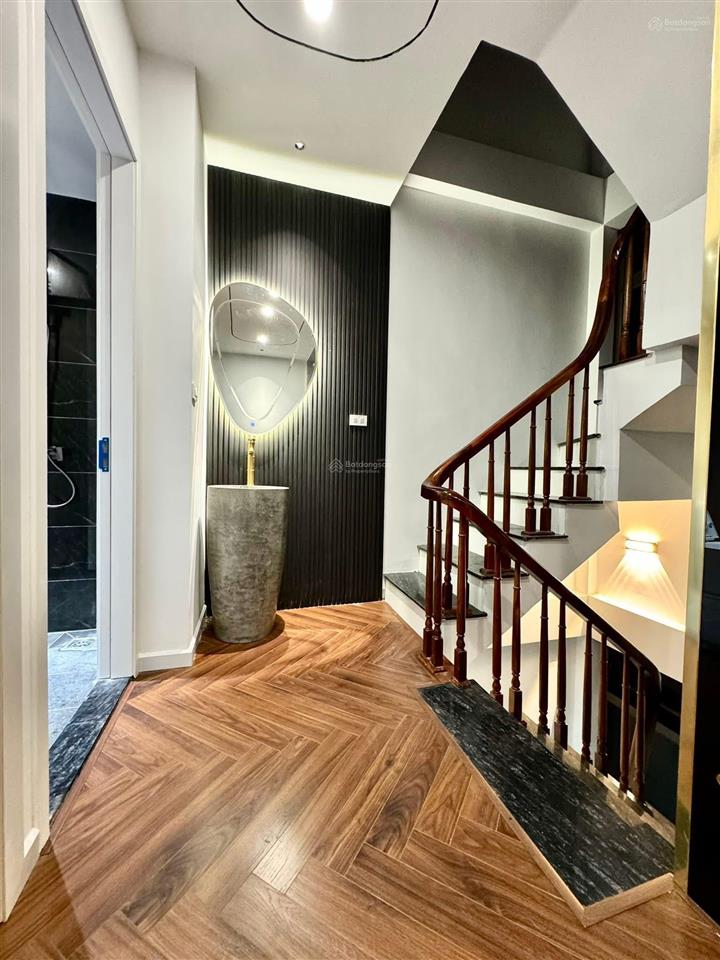 Giá tốt nhất phố võ thị sáu, thang máy, nhà mới xây, ngõ nông 2 thoáng sáng vĩnh viễn, 48m*6t