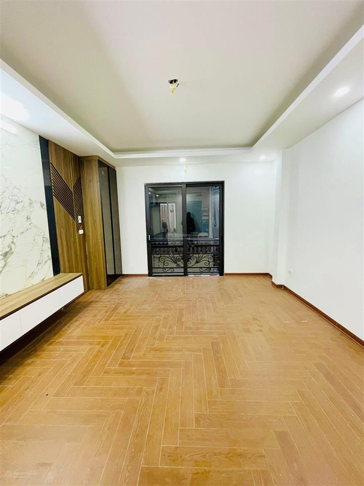 Giảm giá cực mạnh phố minh khai. ô tô đỗ cửa, lô góc, thang máy, ngõ nông thông kinh doanh 55m2*6t