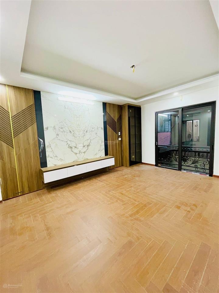 Giảm giá cực mạnh phố minh khai. ô tô đỗ cửa, lô góc, thang máy, ngõ nông thông kinh doanh 55m2*6t