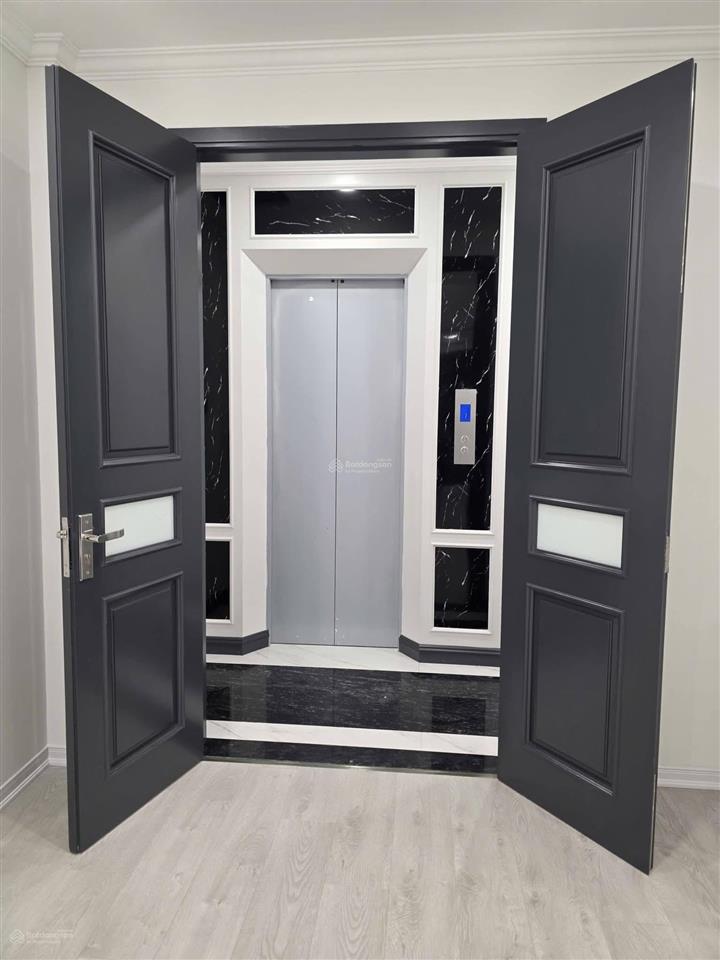 Gần ôtô tránh phố dương văn bé ngõ nông thông, thang máy. chính chủ tặng full nội thất xịn 43m2*5t