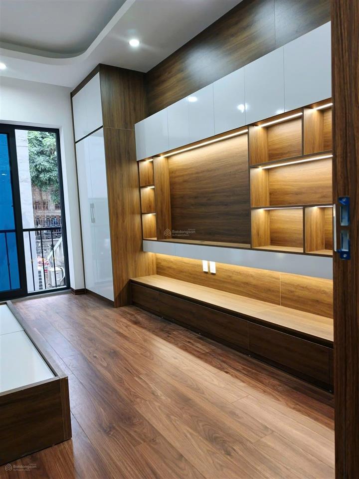 Giá cực tốt phố hồng mai, nhà mới đẹp, lô góc, 10m ra ô tô tránh, 35m*5t. chủ cần bán gấp gấp.