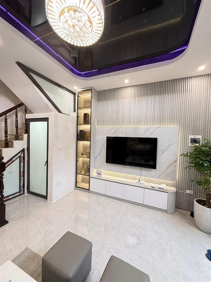 Gần ô tô tránh phố minh khai, ngõ nông thông, nhà mới 2 thoáng sáng, chủ tặng full nt. 32m2*5t