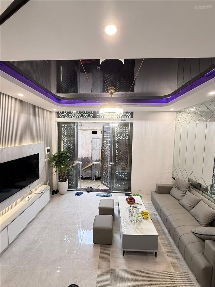 Gần ô tô tránh phố minh khai, ngõ nông thông, nhà mới 2 thoáng sáng, chủ tặng full nt. 32m2*5t