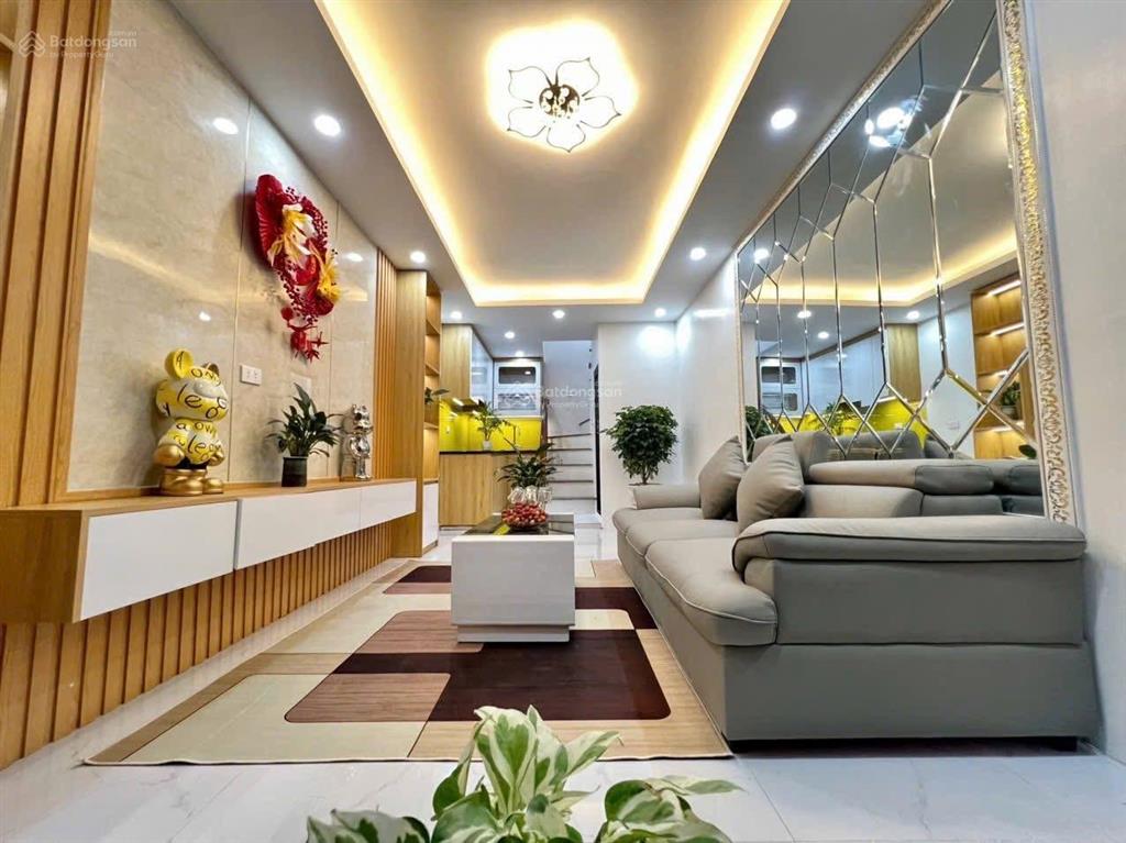 Ô tô đỗ cửa minh khai tặng full nội thất đẹp ngõ nông rộng, kinh doanh, nhà mới kính koong. 38m2*5t