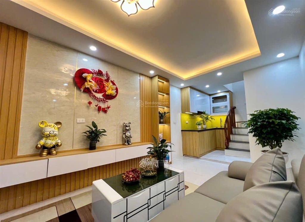 Ô tô đỗ cửa minh khai tặng full nội thất đẹp ngõ nông rộng, kinh doanh, nhà mới kính koong. 38m2*5t
