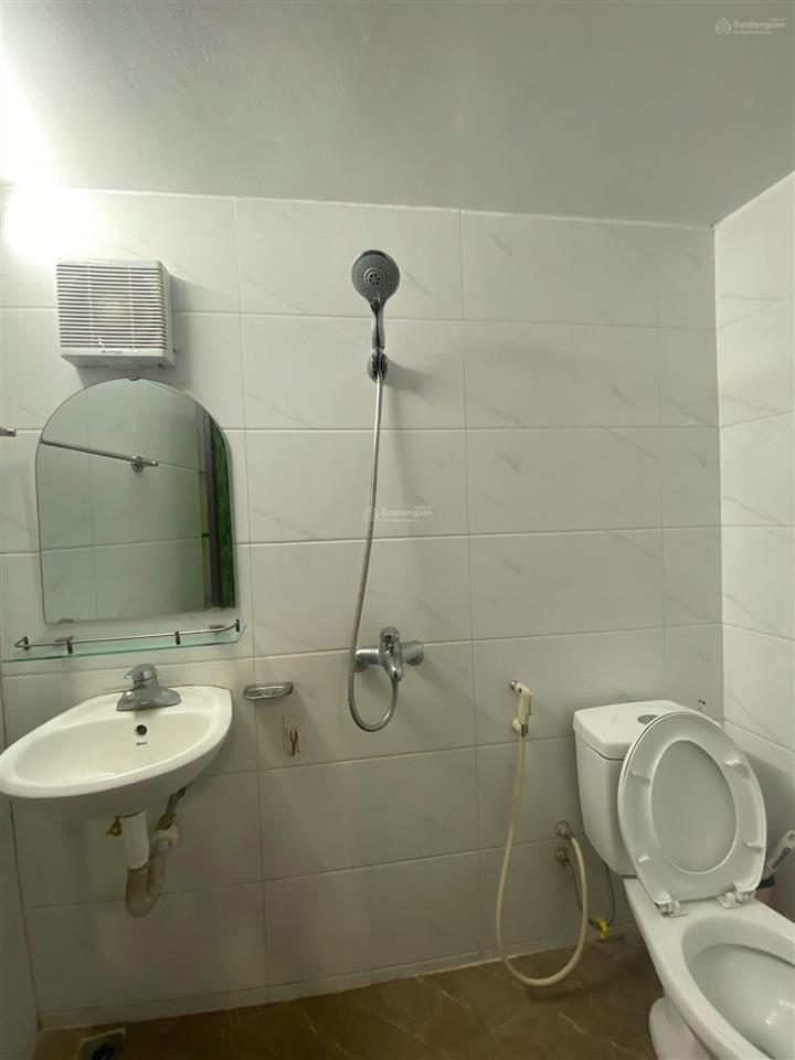 Giá nào cũng bán phố minh khai, lô góc, 2 mặt thoáng sáng, ngõ nông, xe 3 gác phi ầm ầm. dt 31m*4t.