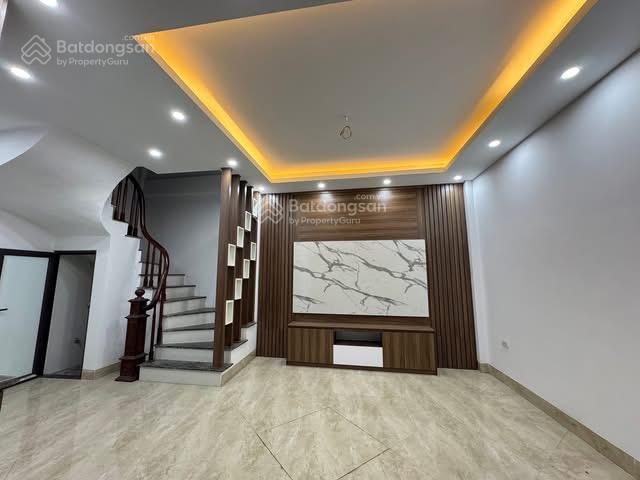 Gần ô tô tránh minh khai, nhà mới kính koong, lô góc, ngõ nông thông kinh doanh 37m*5t. bán 6,8 tỷ