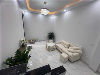 Gần ô tô tránh phố minh khai, ngõ thông rộng, kinh doanh tốt. thoáng sáng vĩnh viễn, cc bán 40m*5t.