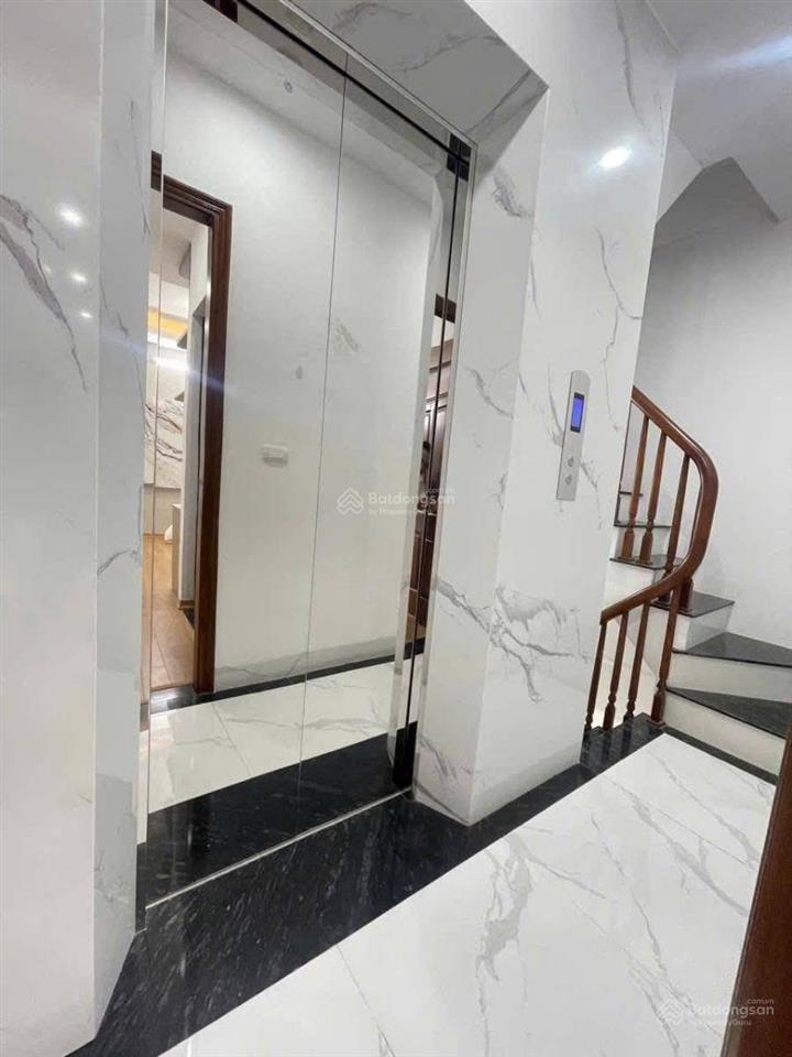 Cực víp minh khai,thang máy, lô góc, gần ô tô tránh nhau, ngõ nông thông kinh doanh sầm uất. 46m*6t