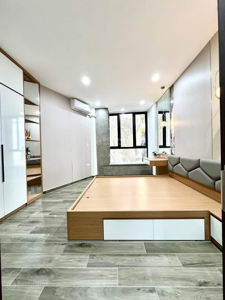 Ô tô đỗ cổng phố kim ngưu, phân lô, 10m ra ô tô tránh, ngõ thông thông kinh doanh sầm uất, 48m*5t.