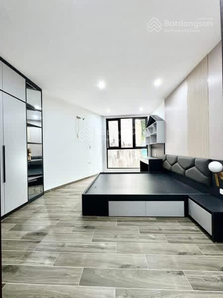 Ô tô đỗ cổng phố kim ngưu, phân lô, 10m ra ô tô tránh, ngõ thông thông kinh doanh sầm uất, 48m*5t.