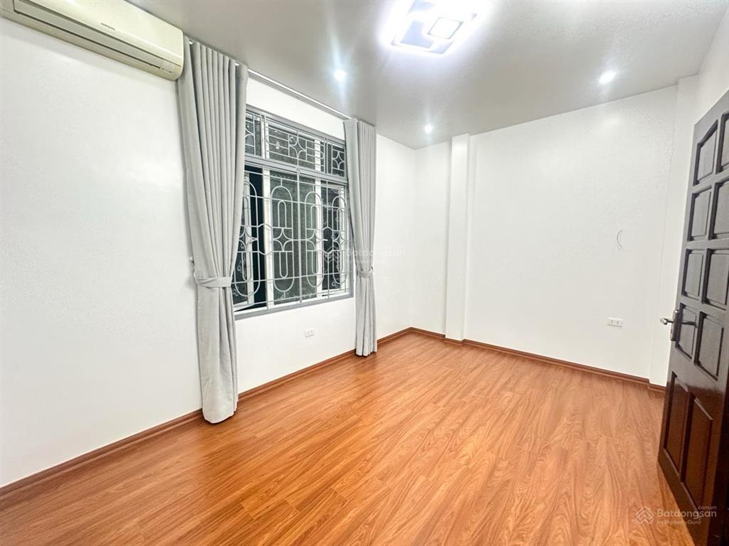 Giá rẻ bất ngờ phố minh khai, lô góc, 2 mặt thoáng sáng, ngõ nông, xe 3 gác phi ầm ầm. dt 40m*5t.