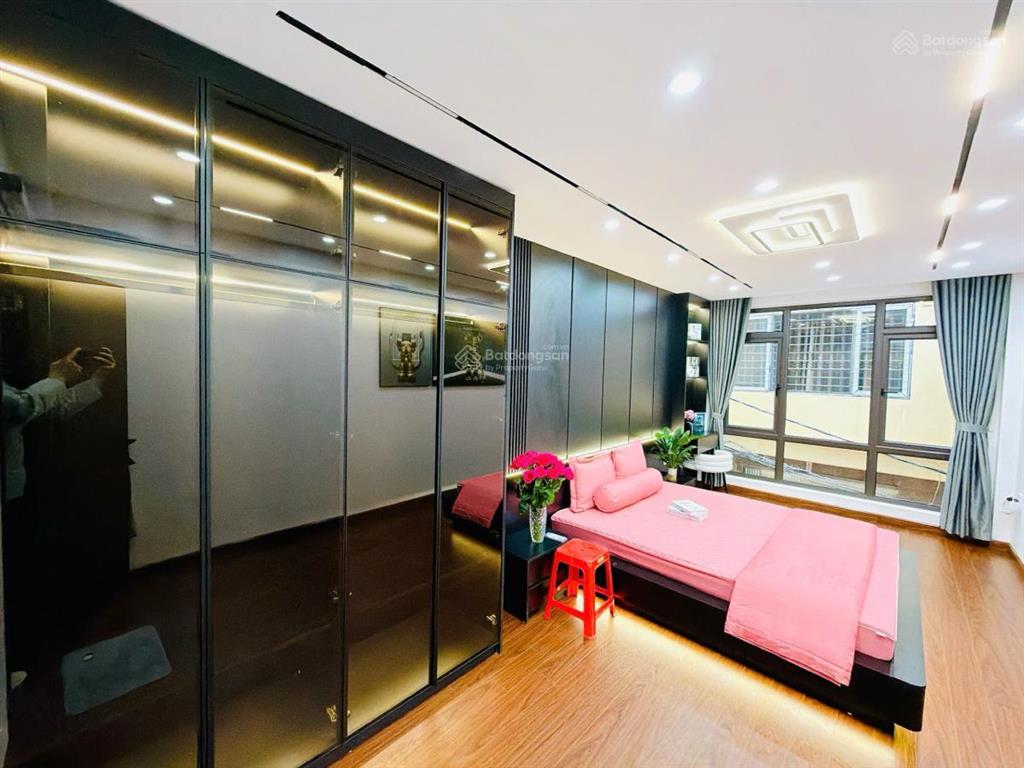 Gần ô tô tránh ngõ quỳnh. nhà mới, ngõ nông thông thóang, chủ tặng full nội thất xịn sò, 45m*5t.
