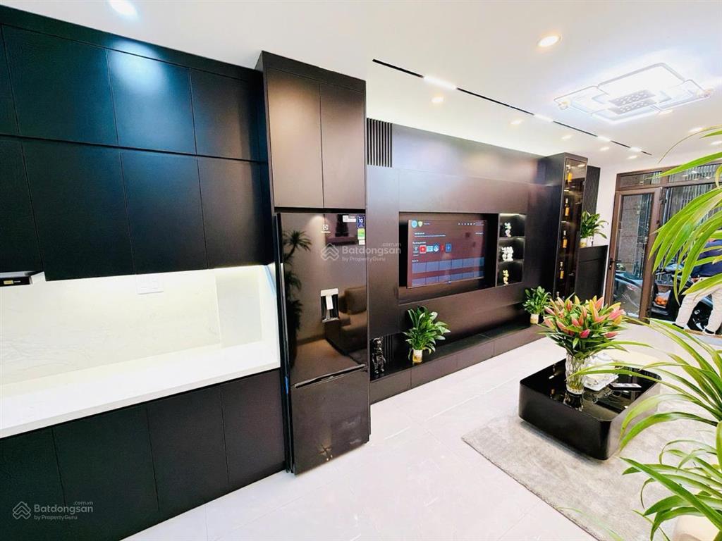 Gần ô tô tránh ngõ quỳnh. nhà mới, ngõ nông thông thóang, chủ tặng full nội thất xịn sò, 45m*5t.