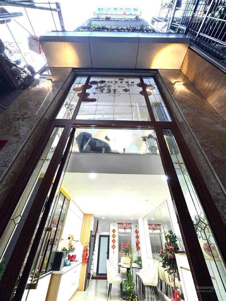Lô góc phố đại la, ngõ thông 3 thoáng, chủ tặng full nội thất, nhà mới đẹp lung linh. dt 42m2* 5t.