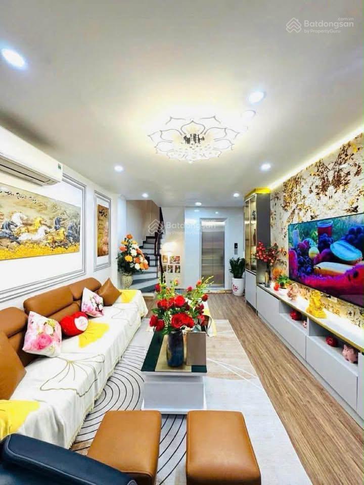 Lô góc phố đại la, ngõ thông 3 thoáng, chủ tặng full nội thất, nhà mới đẹp lung linh. dt 42m2* 5t.