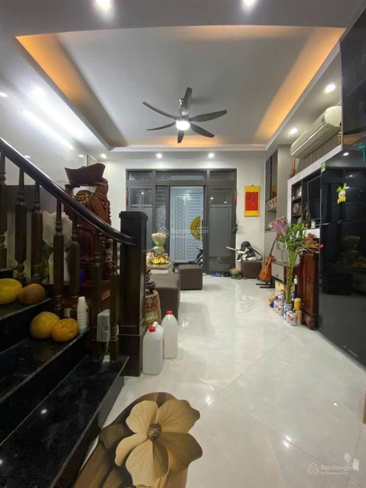 Ô tô đỗ cổng phố đại la, thang máy, ngõ nông rộng kinh doanh, 2 thoáng sáng. 45m*5t, giá 8,7 tỷ.