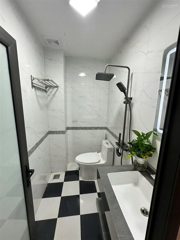 Gần ô tô tránh phố bạch mai, ngõ nông thông, 2 thoáng sáng, lô góc nhà đẹp 35m*5t giá 6,9 tỷ
có tl.