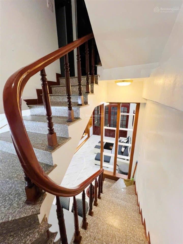 Giảm chào 2 tỷ phố minh khai, lô góc, ngõ nông 10m ra ô tô tránh nhau, dt 35m*5t, chào 6,5 tỷ
có tl