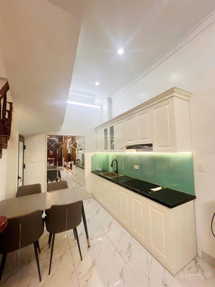 Giảm chào 2 tỷ phố minh khai, lô góc, ngõ nông 10m ra ô tô tránh nhau, dt 35m*5t, chào 6,5 tỷ
có tl