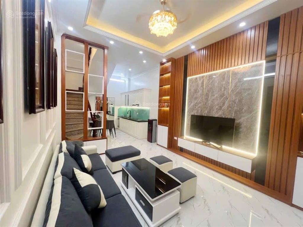 Giảm chào 2 tỷ phố minh khai, lô góc, ngõ nông 10m ra ô tô tránh nhau, dt 35m*5t, chào 6,5 tỷ
có tl