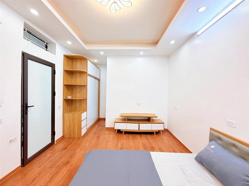 Gần ô tô phố bạch mai, 2 thoáng, thang máy, full nội thất xịn, sđcc, 42m * 5t, giá 6,98 tỷ có tl.