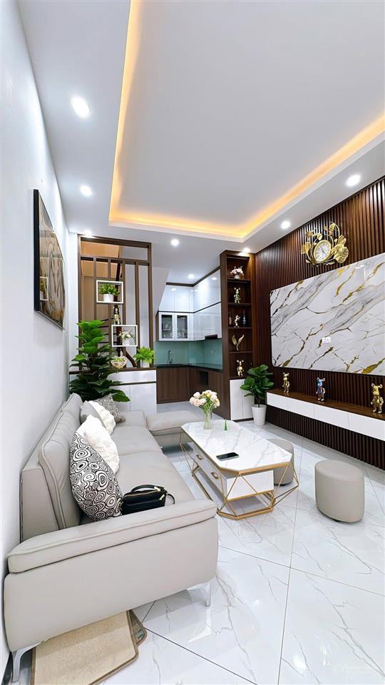 Gần ô tô phố bạch mai, 2 thoáng, thang máy, full nội thất xịn, sđcc, 42m * 5t, giá 6,9 tỷ có tl sâu