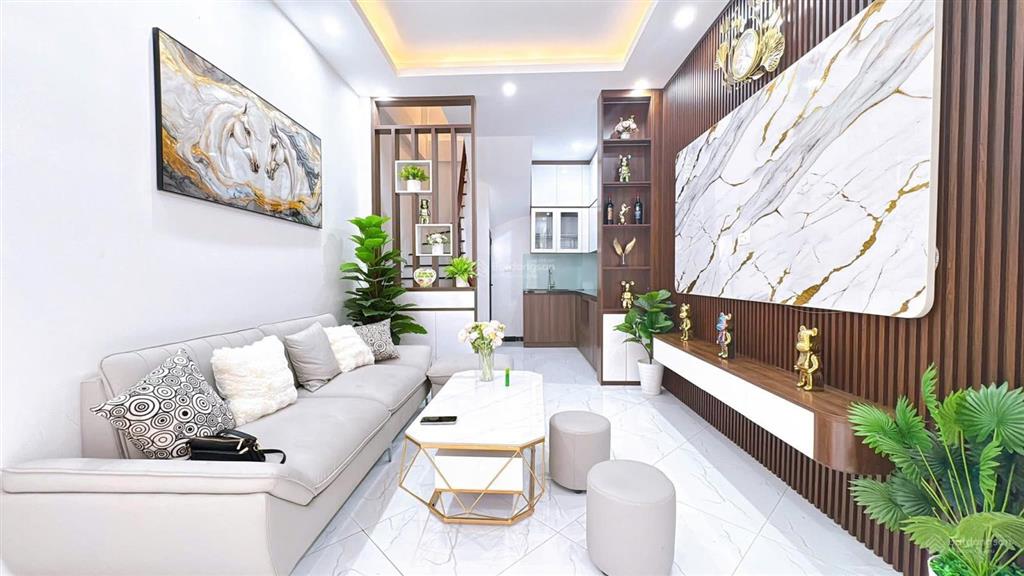 Gần ô tô phố bạch mai, 2 thoáng, thang máy, full nội thất xịn, sđcc, 42m * 5t, giá 6,9 tỷ có tl sâu