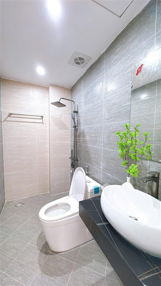Gần ô tô phố bạch mai, 2 thoáng, thang máy, full nội thất xịn, sđcc, 42m * 5t, giá 6,9 tỷ có tl sâu