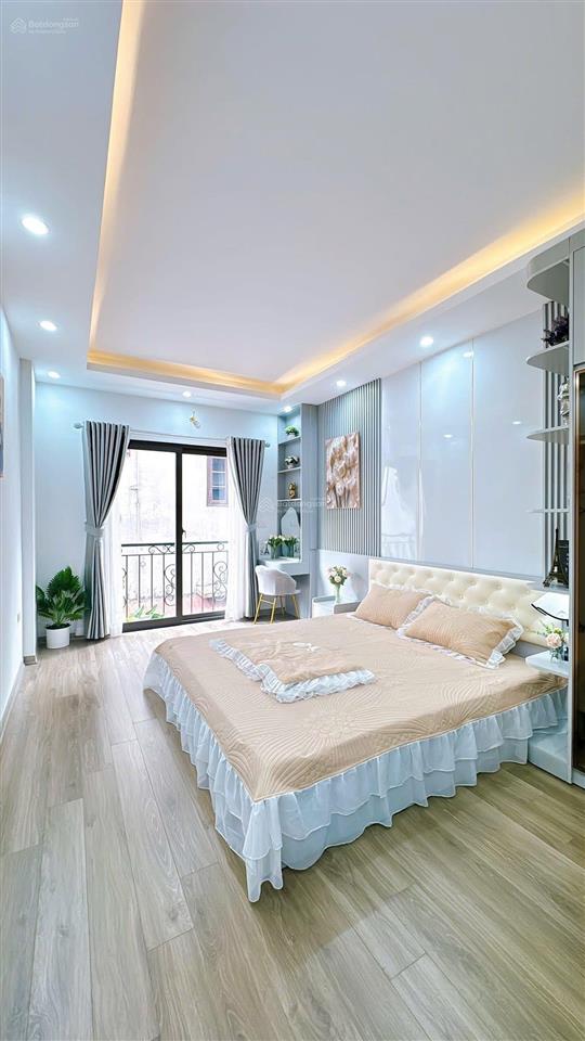 Gần ô tô phố bạch mai, 2 thoáng, thang máy, full nội thất xịn, sđcc, 42m * 5t, giá 6,9 tỷ có tl sâu