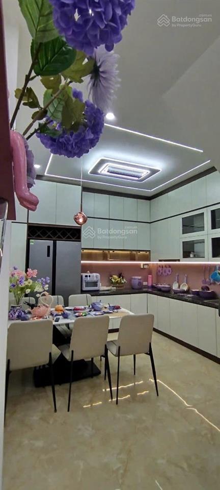 Gần ô tô phố hồng mai, 2 thoáng, full nội thất xịn, ngõ 2 xe máy tránh, sđcc 40m * 5t, giá 9,65 tỷ.