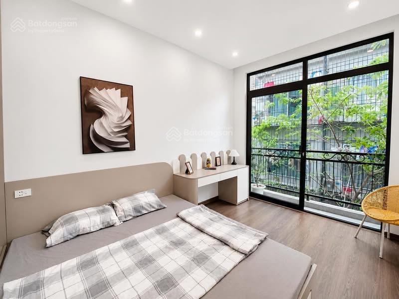 Gần ô tô phố hồng mai, 2 thoáng, full nội thất, thang máy ngõ 2 xe máy tránh, 40m* 5t, giá 7,6 tỷ.