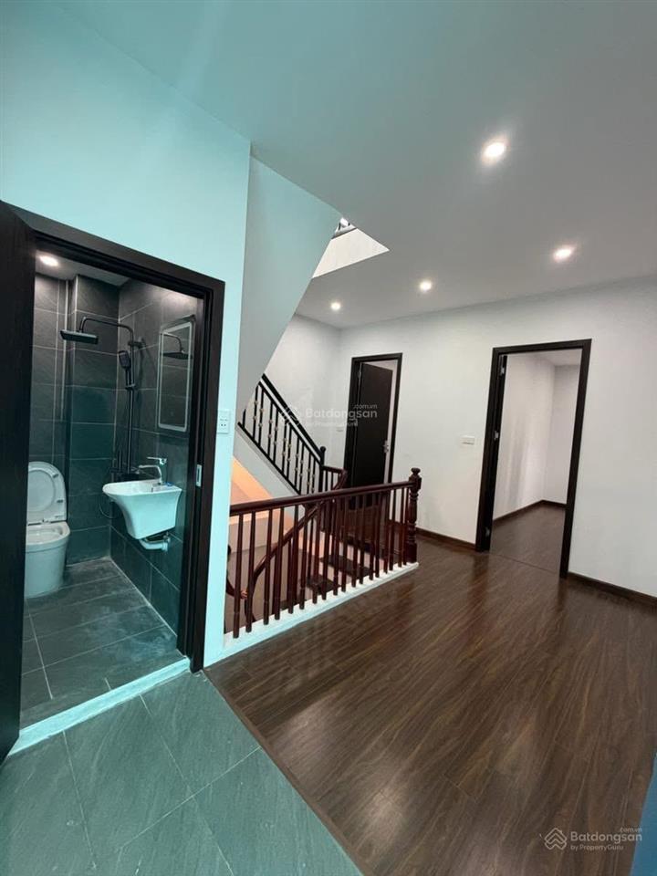 Có 102 phố trương định, ngõ nông rộng thông kinh doanh cắt tóc, hiệu thuốclô góc, 35*5t bán 6,6 tỷ.