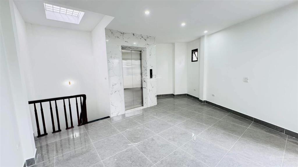 Cực hiếm phố minh khai, ngõ nông thông 20m ra mặt phố. thang máy, nhà mới, 48m*5t giá 8,2 tỷ, có tl