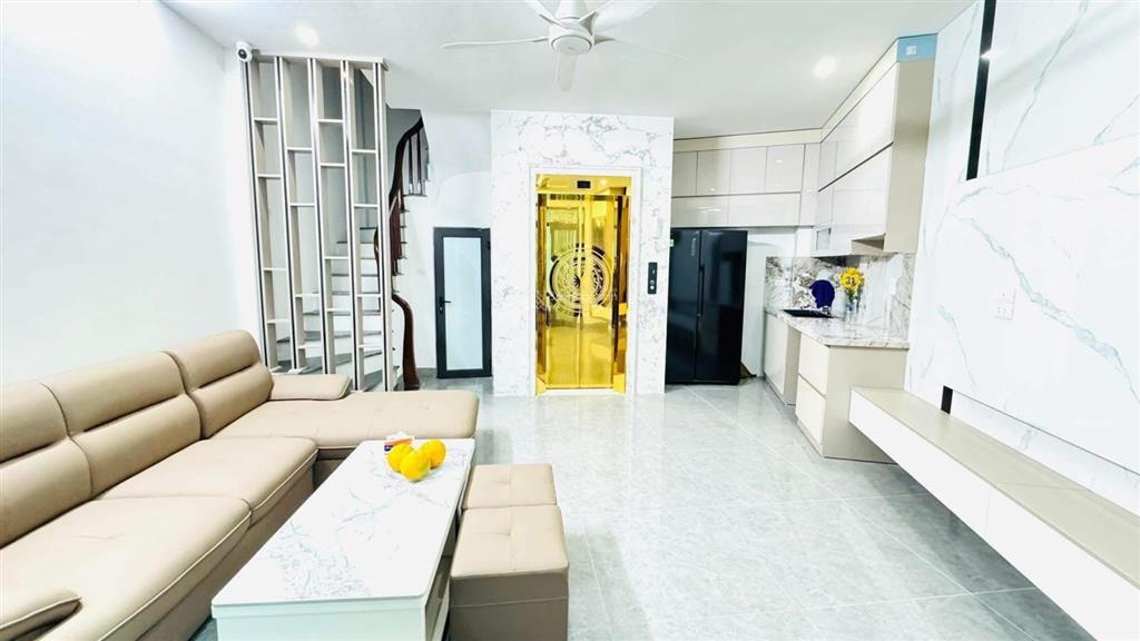 Cực hiếm phố minh khai, ngõ nông thông 20m ra mặt phố. thang máy, nhà mới, 48m*5t giá 8,2 tỷ, có tl