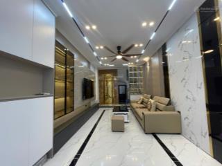 Nhà mới trương định, thang máy, ô tô vào nhà, ngõ nông thông kinh doanh, 42m*6t*giá 9.x tỷ có tl
