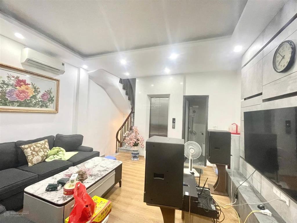 Hàng cực hiếm phố minh khai, 30m ra mặt phố, 3 thoáng, thang máy, phân lô 45m, 5t, nhỉnh 8 tỷ.
