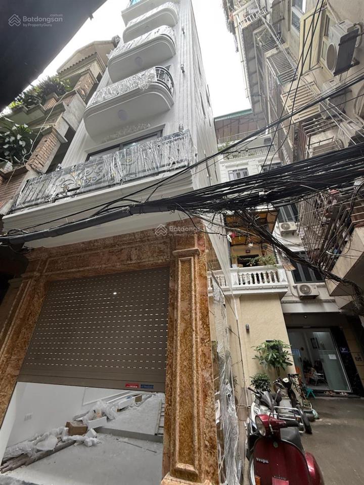 Có 102 phố kim ngưu, thang máy 30m ra ô tô tránh, 2 thoáng dt 40m* 5t, giá 9 tỷ. có sân bên cạnh.