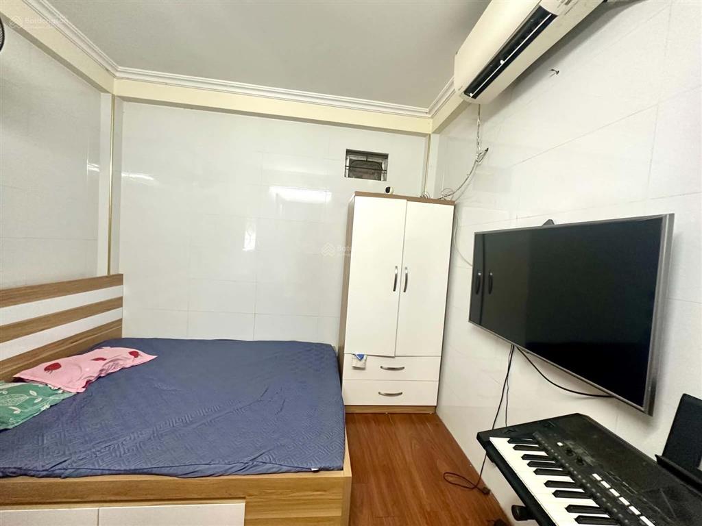Lô góc tam trinh ngõ nông 3 gác tránh, 40m ra ô tô, kinh doanh, 4 ngủ đủ công năng, sổ riêng 35m2
