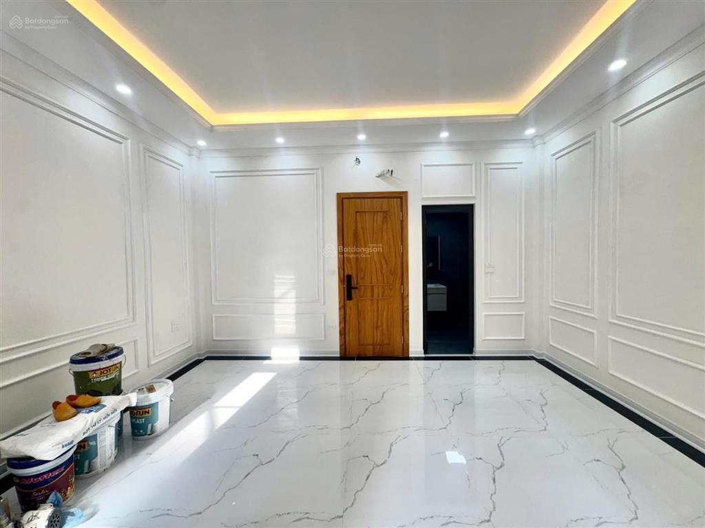Có 102 phố minh khai, gần ô tô, ngõ nông rộng, thông tứ phía, thang máy, nhà mới 39m*5t, 8,5 tỷ.