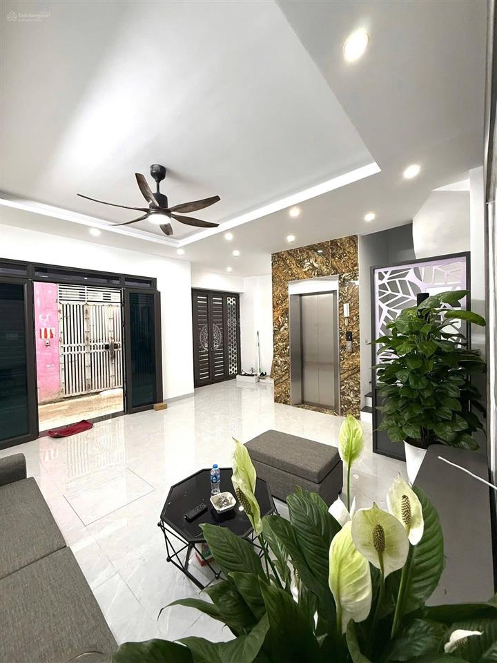 Gần ô tô tránh trương định, lô góc, ngõ nông, chủ tặng full nt,nhà mới. thang máy 47m*5t, giá 9,9 t