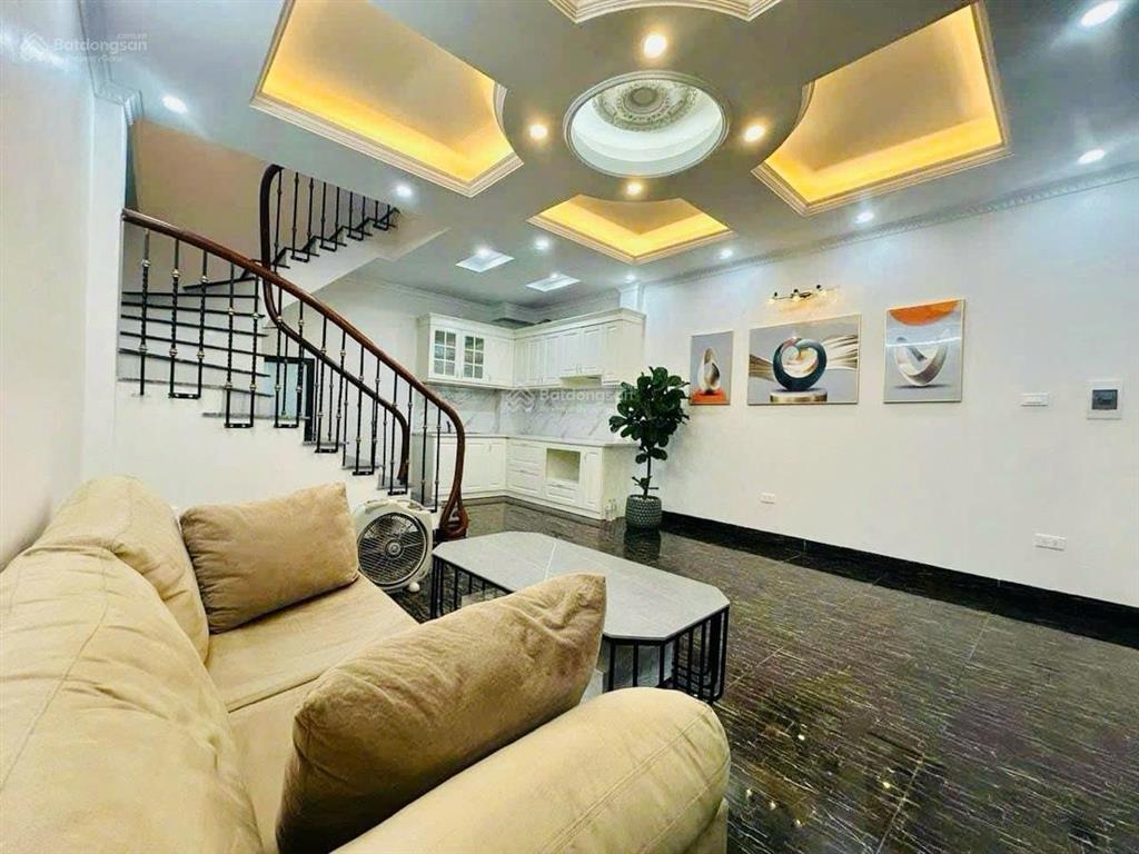 Gần ô tô tránh phố kim ngưu, ngõ thông, rộng 2,8m, nhà đẹp chủ tặng full nt, 50m*5t, mặt tiền khủng