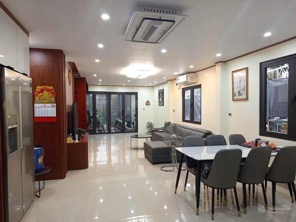 Ô tô đỗ cửa phố tam trinh, thang máy, lô góc 2 thoáng, nhà mới kính koong, chủ tặng full nt 42m*5t