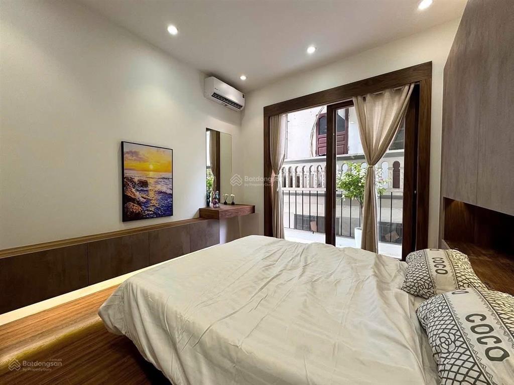 Đại la ô tô đỗ cổng, lô góc, ngõ nông thông kinh doanh, nhà mới, tặng full nt xịn 42m*5t. 6,5 tỷ.